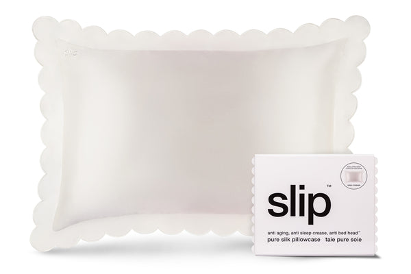 White Queen Zippered Pillowcase with Scalloped Edge